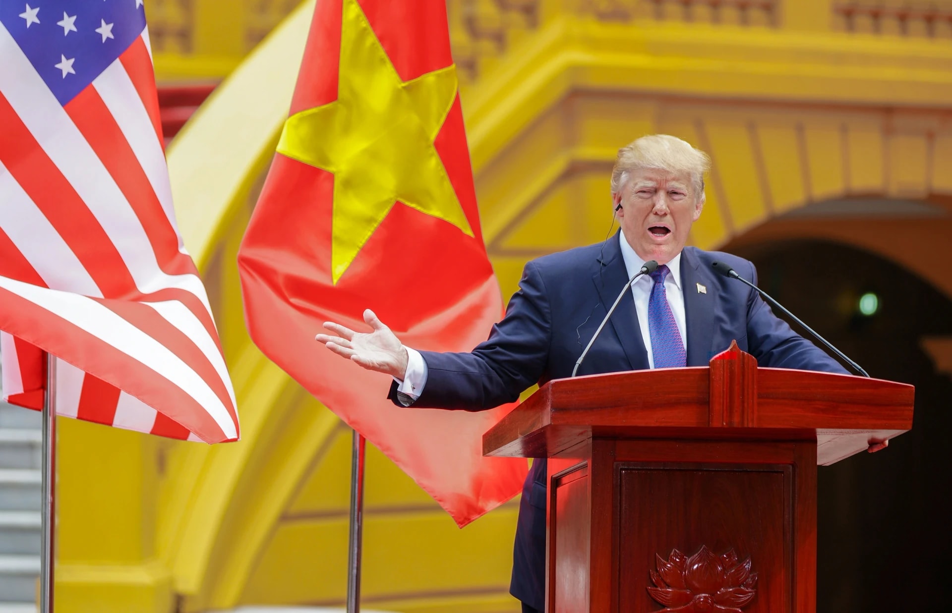 Mỹ muốn áp thêm thuế 12,5% sau khi đưa Việt Nam vào 'danh sách đỏ', đại diện 320 doanh nghiệp phát cảnh báo khẩn - Ảnh 1.