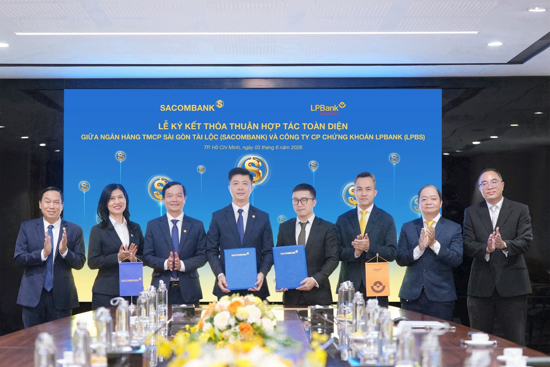 SACOMBANK (<a style='text-decoration: none;' href='/STB'>STB</a>) và LPBS ký kết hợp tác toàn diện, gia tăng tiện ích và trải nghiệm cho khách hàng - Ảnh 2.