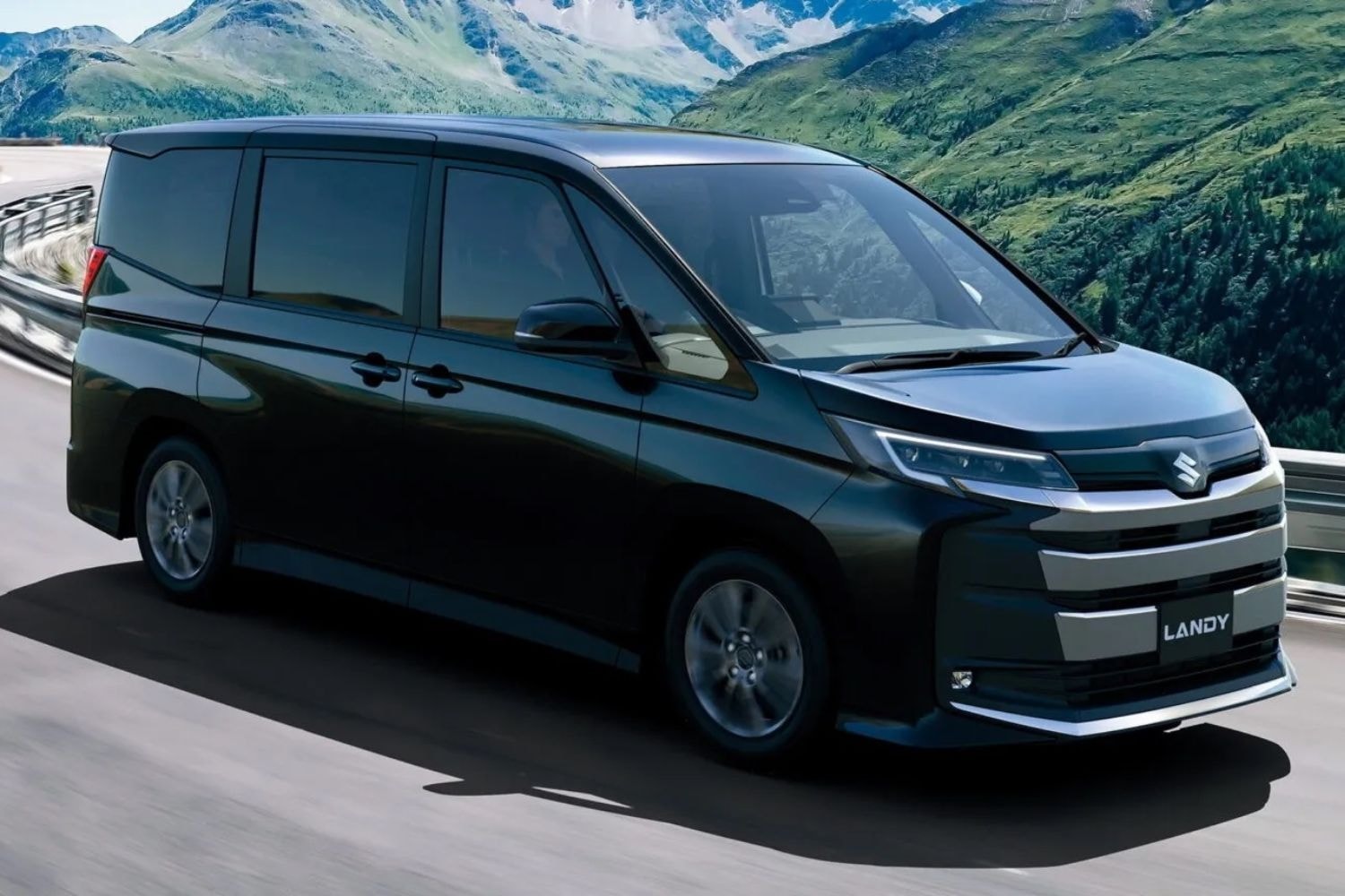 MPV Suzuki Landy ra mắt: Dáng hầm hố như Toyota Alphard, không gian rộng rãi, có cửa lùa, giá từ 634 triệu đồng - Ảnh 1.