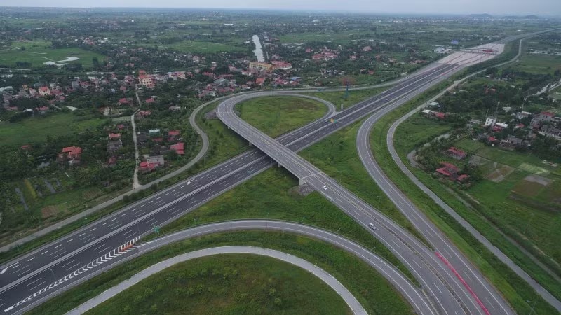 Đề xuất 'lên đời' nhiều tuyến đường huyết mạch - Ảnh 1.