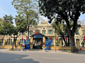 Ngôi trường cấp 2 hơn 100 năm tuổi từng là trụ sở Bộ Quốc phòng, nơi đào tạo các 'thần đồng' Toán học Ngô Bảo Châu, Đàm Thanh Sơn
