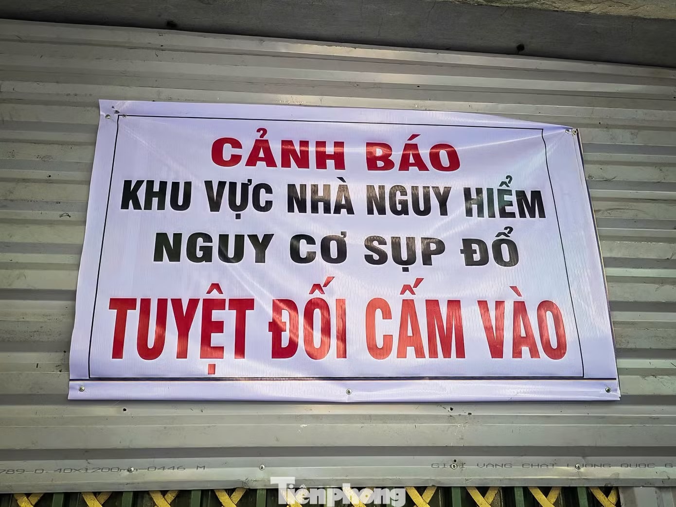 Rời chung cư 'chờ sập', người dân đến tạm cư tại khu nhà ở sinh viên - Ảnh 10.