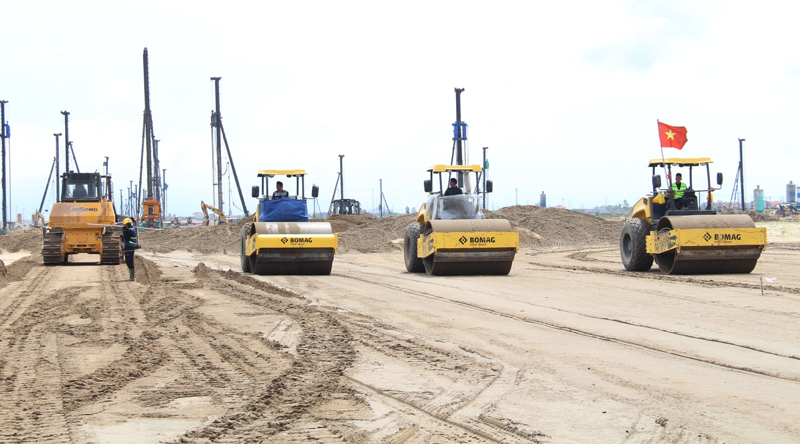 TP tương lai của Việt Nam tăng tốc giải phóng mặt bằng cho siêu sân bay 200.000 tỷ lớn nhất miền Bắc- Ảnh 2.
