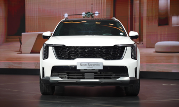 SUV 7 chỗ nhà Kia ra bản hybrid mới ra mắt Việt Nam: Chỉ tốn 4,8 lít xăng/100 km, chờ ngày chốt giá