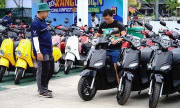 Không còn theo sau, Việt Nam trỗi dậy trong cuộc đua xe máy điện toàn cầu