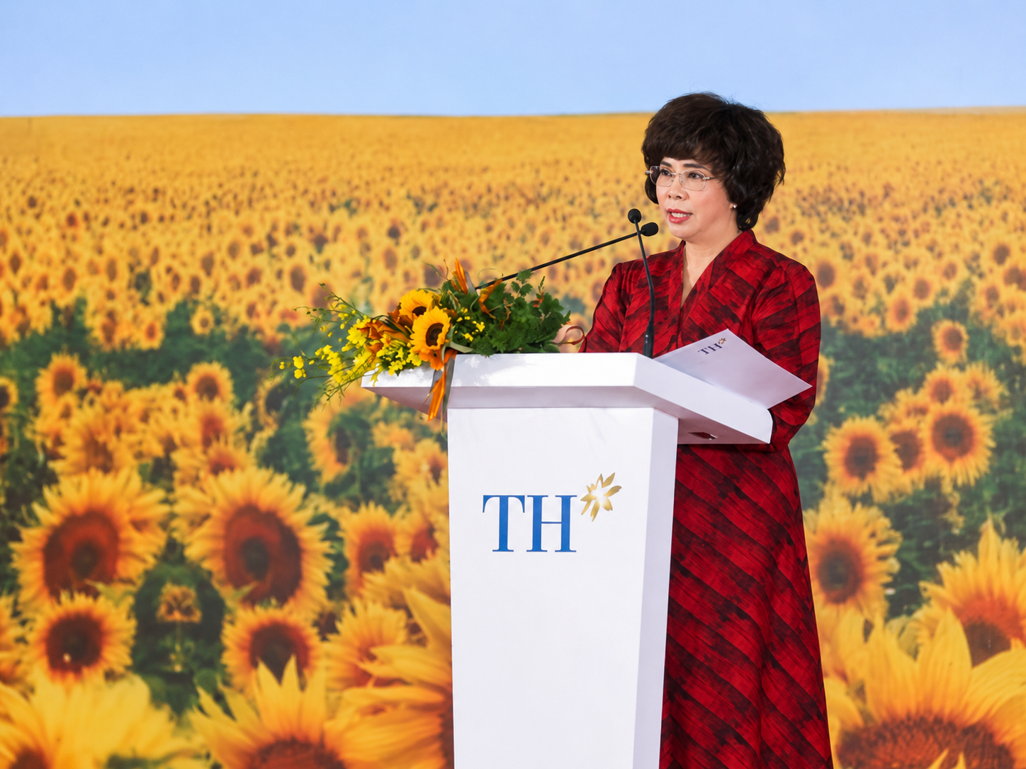 Madam Thái Hương và bài toán giữ quyền kiểm soát tại TH Group