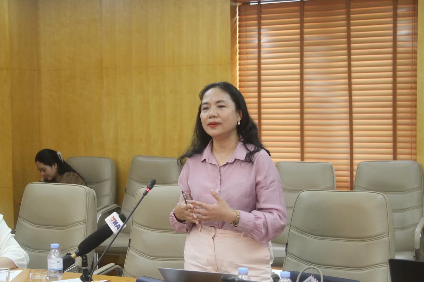 Đề xuất quy định mới nhằm ngăn chặn việc 'nhận con ruột làm con nuôi' - Ảnh 2.