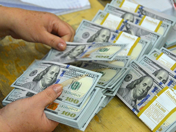 Tỷ giá hôm nay 10/7: USD ngân hàng trái chiều, tỷ giá trung tâm tăng 3 đồng