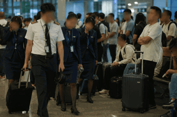 Hủy chuyến bay chở hơn 330 hành khách vào phút chót vì toàn bộ phi công, tiếp viên 'say rượu'