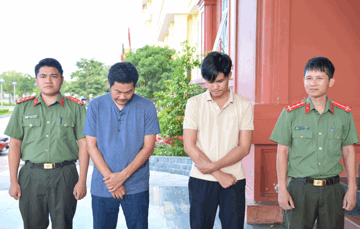 Kiểm tra 2 xe ô tô trên cao tốc, khởi tố tài xế Nguyễn Phúc Ân, SN 1993 cùng đồng phạm