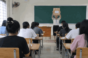 Xuất hiện thông tin lộ đề, túi đề thi rách niêm phong trong kỳ thi tuyển giáo viên: Lãnh đạo cấp cao của Ấn Độ lập tức yêu cầu hủy toàn bộ kết quả, tổ chức thi lại