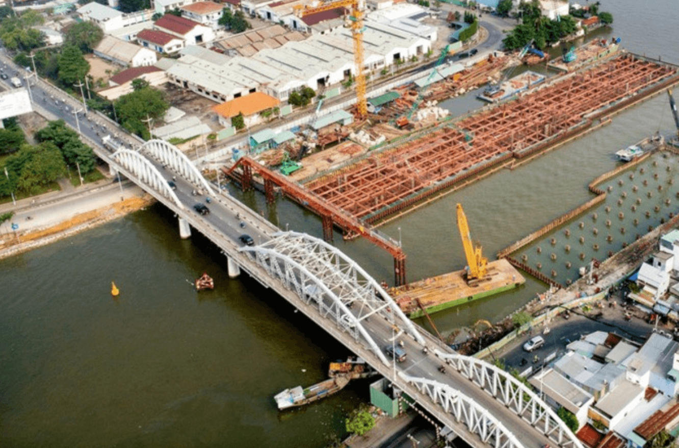 Sắp dỡ bỏ hoàn toàn cây cầu hơn 100 năm tuổi được xây dựng từ thời Pháp thuộc tại TP giàu nhất Việt Nam- Ảnh 1.