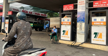 Càng bán càng lỗ, nhiều cửa hàng xăng dầu âm vốn hàng chục tỷ đồng: Bộ Công Thương đề xuất để doanh nghiệp tự quyết định giá