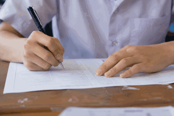 Bắt 1.000 phụ huynh, giáo viên, đình chỉ và hủy kết quả thi của 1.600 thí sinh vì liên quan đến hành vi gian lận tại Ấn Độ