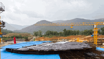 Huy động hơn 500 tấn đá, đổ liên tục 7.250m3 bê tông giữa mùa mưa, dự án điện hạt nhân lập cột mốc mới