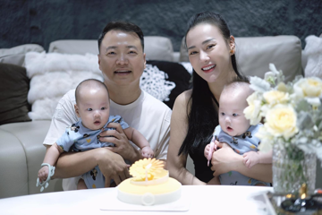 Mừng cho diễn viên Phương Oanh và 2 con