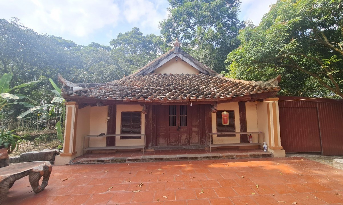 các cụm kiến trúc theo hình chữ “Công“, chữ “Tam“, chữ “Nhị” và “Nhất” tiêu biểu cho lối kiến trúc thời hậu Lê. Ảnh- Quách Du