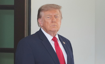 24 giờ chạy đua nghẹt thở sau tuyên bố choáng váng của Tổng thống Mỹ Trump