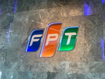 FPT rơi về vùng thấp nhất từ đầu 2024: Cổ phiếu công nghệ quốc dân bị định giá lại