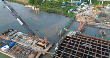 Huy động 650 tấn thép, thực hiện mẻ đổ bê tông liên tục hơn 5.674m3 tại độ sâu 8m dưới lòng sông, Việt Nam hoàn thành hạng mục xây dựng lớn nhất cả nước