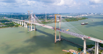 Sẵn sàng hợp long cầu dây văng có tĩnh không cao nhất Việt Nam, hướng tới hoàn thành sau 2 tháng nữa