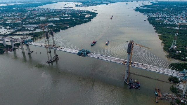 Sẵn sàng hợp long cầu dây văng có tĩnh không cao nhất Việt Nam, hướng tới hoàn thành sau 2 tháng nữa - Ảnh 2.