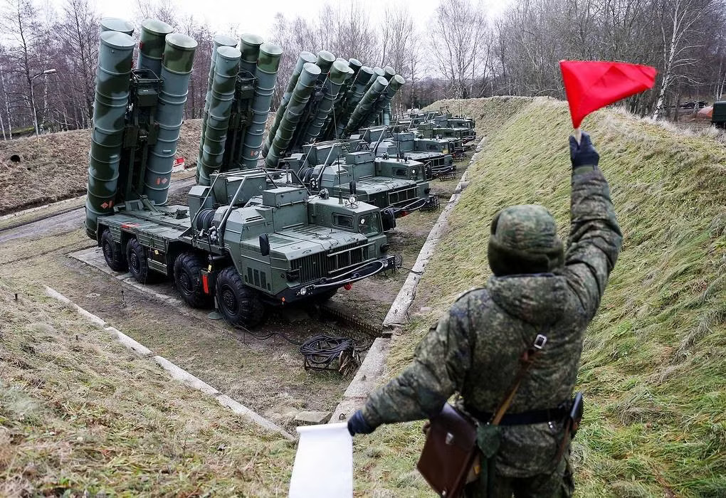 (Ảnh: Tass) Hàng trăm máy bay không người lái tiến về Mátxcơva, Nga căng mình đối phó - Ảnh 1.