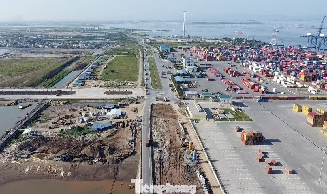 Khu vực cảng nước sâu Lạch Huyện, TP. Hải Phòng. Sáu mục tiêu chiến lược của Hải Phòng hội nhập kinh tế ASEAN - Ảnh 1.