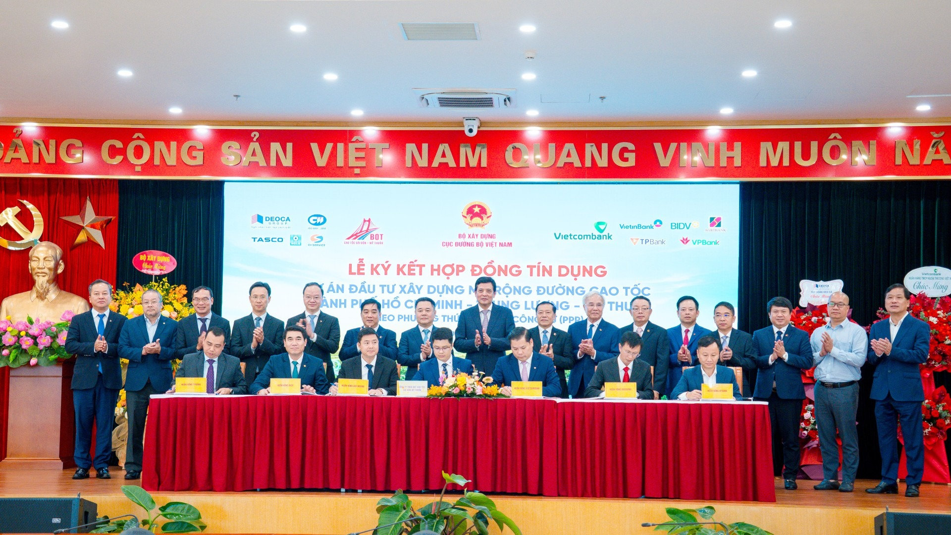 Chính thức ký hợp đồng tín dụng hơn 27.000 tỷ cho tuyến cao tốc trọng điểm phía Nam do liên danh Đèo Cả đầu tư - Ảnh 1.