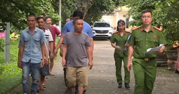 Khám xét nhiều địa điểm, thu giữ hàng nghìn trang dữ liệu, truy vết dòng tiền gần 200 tỷ đồng: Điều tra 25 người