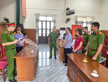 Khởi tố, khám xét nơi ở một cựu Chủ tịch UBND xã, kế toán và thủ quỹ liên quan đến số tiền hơn 1,4 tỷ đồng