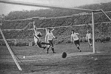 Quốc gia có diện tích chỉ bằng 1/2 Việt Nam, từng đánh bại Argentina giành ngôi vô địch World Cup đầu tiên