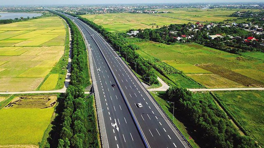 Việt Nam sắp hoàn thiện trục cao tốc xuyên Việt gần 2.000km - Ảnh 1.
