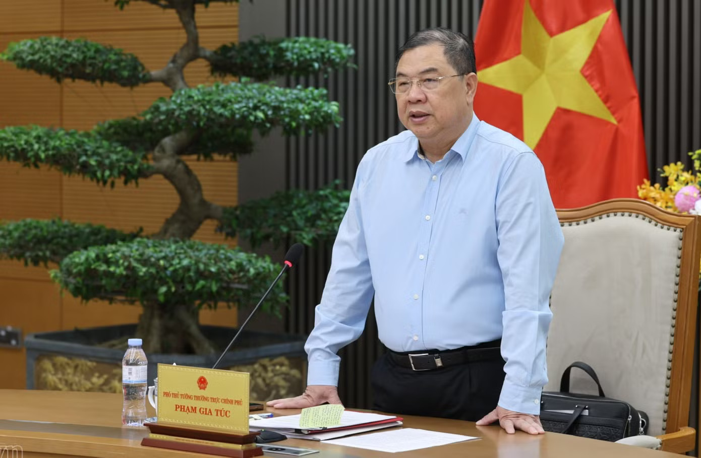 Phó Thủ tướng Thường trực Phạm Gia Túc chủ trì cuộc làm việc. Ảnh: VGP Điện hạt nhân Ninh Thuận: Đề xuất tách thành 3 dự án độc lập - Ảnh 1.