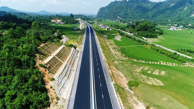 Việt Nam sắp hoàn thiện trục cao tốc xuyên Việt gần 2.000km - Ảnh 2.