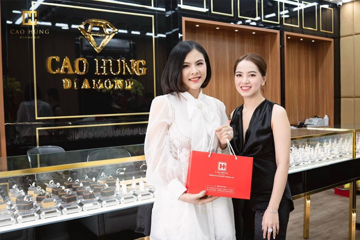 Thị trường kim cương chao đảo, thêm thương hiệu tại TP. HCM phải nói xin lỗi khách hàng