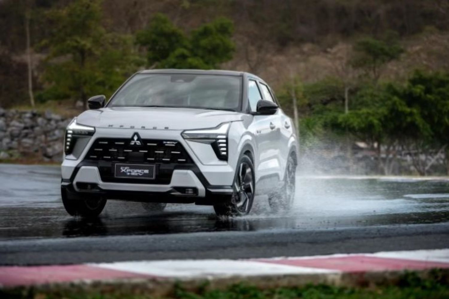 Mitsubishi Xforce Hybrid chuẩn bị ra mắt tại Indonesia