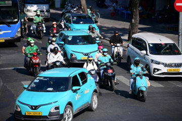 Không thể liên hệ trực tiếp, hãng taxi của tỷ phú Phạm Nhật Vượng buộc phải công khai thông tin liên quan đến nhóm khách hàng sau