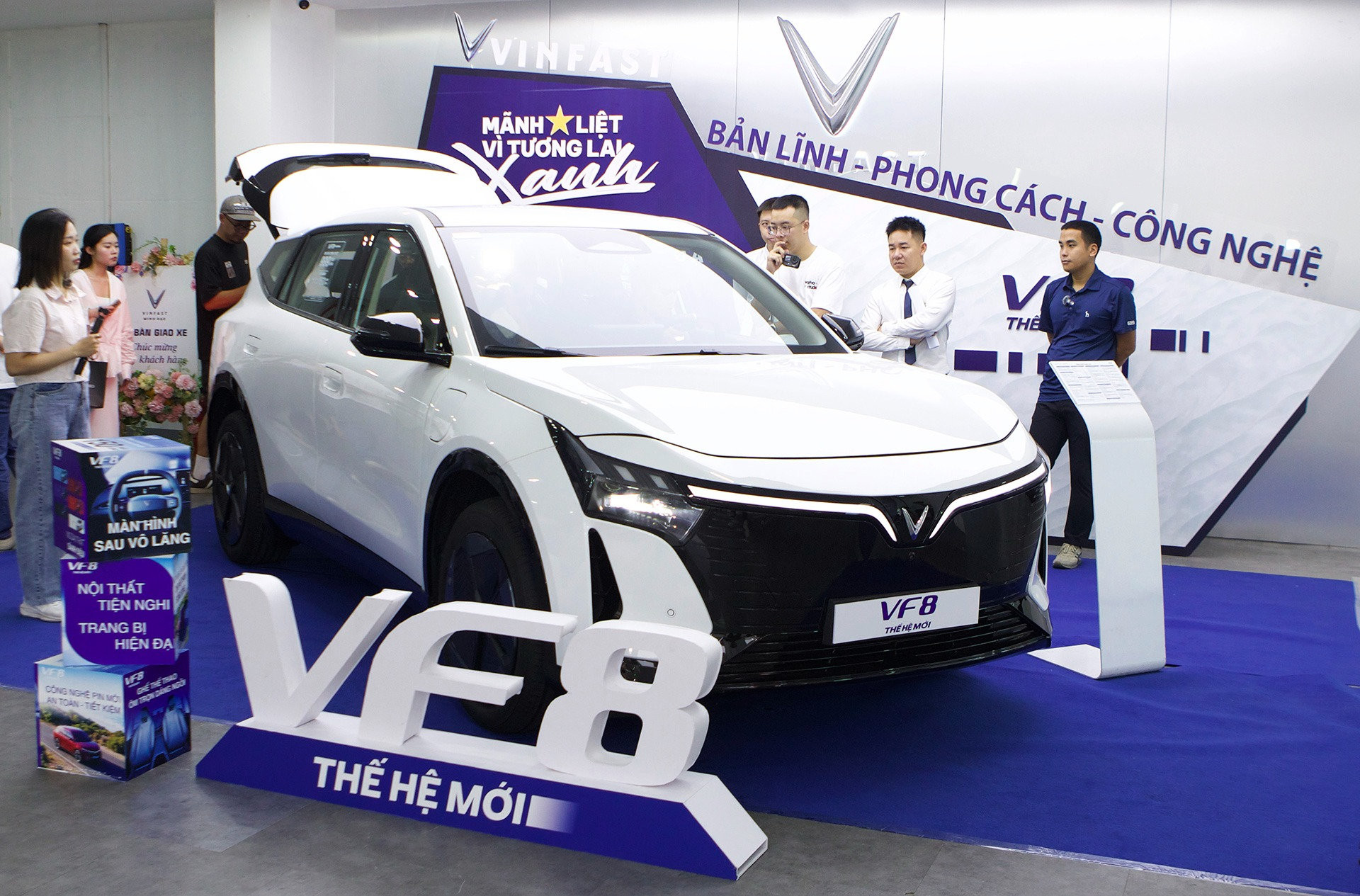 xe-xang-vinfast-duoc-nhan-voucher.jpg