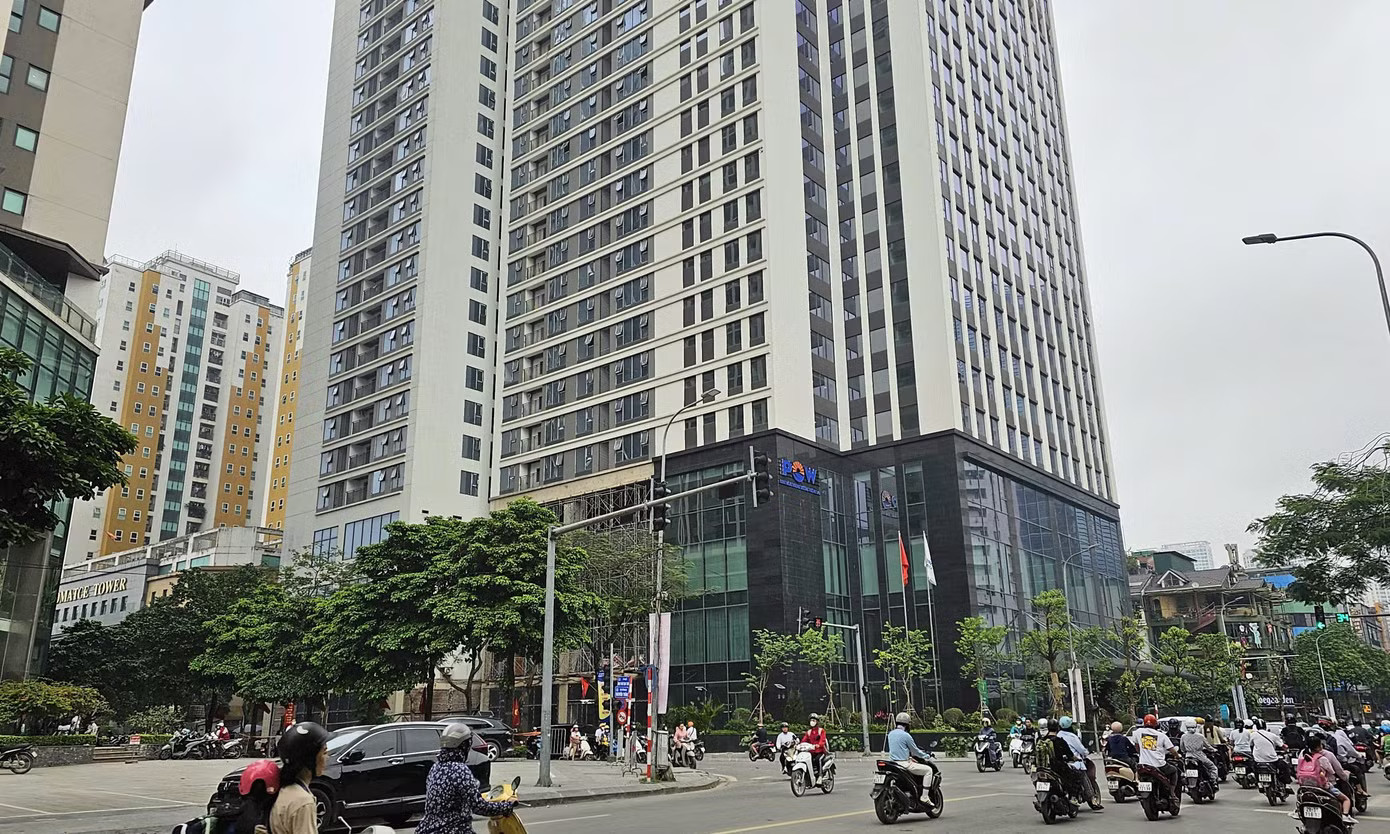 Chung cư 'đất vàng' Hà Nội nhiều lần trễ hẹn bàn giao nhà bất ngờ hoạt động 'chui' - Ảnh 3.