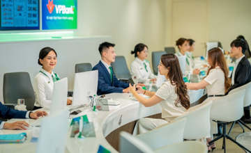 18.000 nhân viên VPBank giảm lương trung bình, nhưng mỗi tháng vẫn mua được khoảng 2,4 chỉ vàng