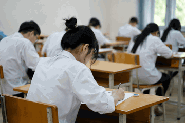 Sau vụ điểm Toán ở Tuyên Quang, đề xuất bỏ kỳ thi THPT ‘2 trong 1’, tách riêng thi tốt nghiệp và tuyển sinh đại học
