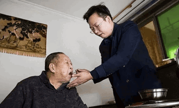 ‘Thần đồng’ là con nhà nông nghèo, tốt nghiệp Đại học với bằng Xuất sắc nhưng hiện đi làm với lương chỉ 7 triệu/tháng
