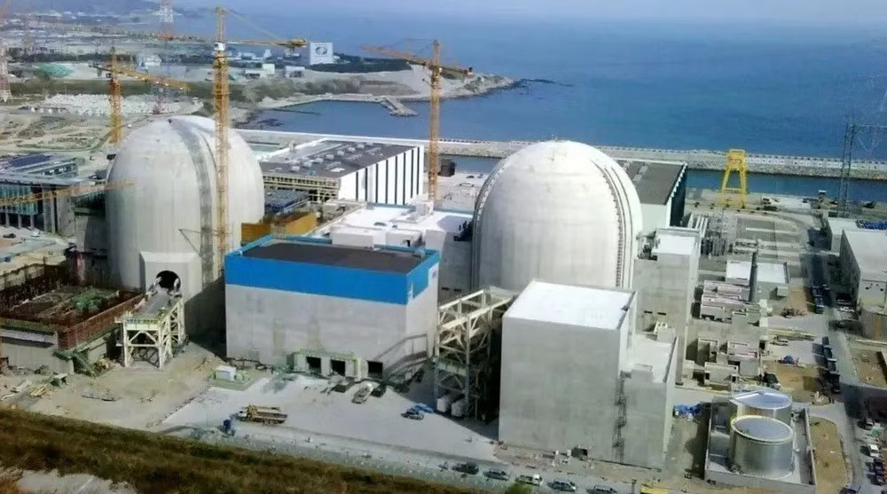 Nhà máy điện hạt nhân Darkhovin của Iran. Iran tố Mỹ tấn công nhà máy điện hạt nhân - Ảnh 1.