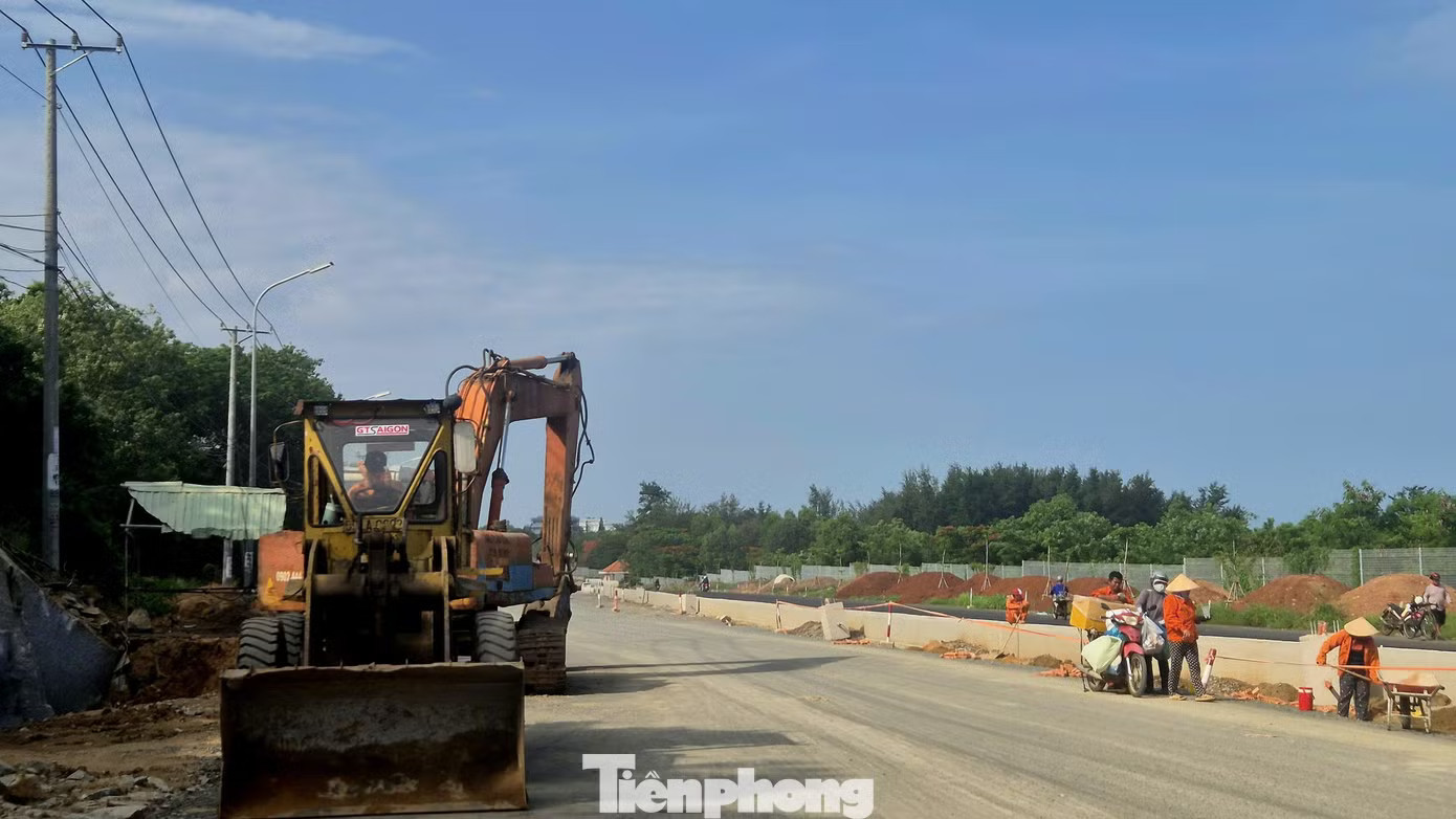 Đường ven biển TPHCM - Lâm Đồng 'khát' vật liệu, mặt bằng - Ảnh 2.