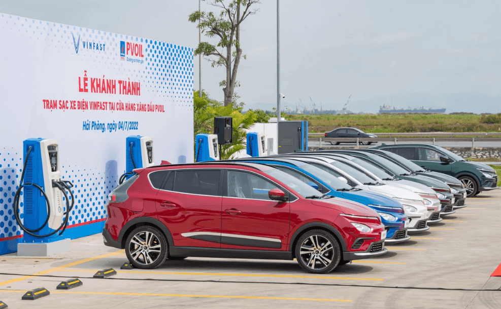 Ông lớn đạt 127.300 tỷ doanh thu sau nửa đầu 2026 lắp 2.700 cổng sạc xe điện VinFast - Ảnh 1.