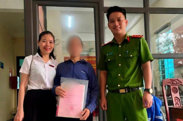 Bà T. SN 1975 suýt mất sổ đỏ vì tin 'bạn trai ngoại quốc'