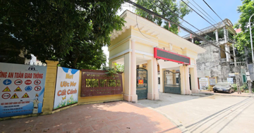 Xác minh thông tin tố giám thị làm bài hộ con gái hiệu phó