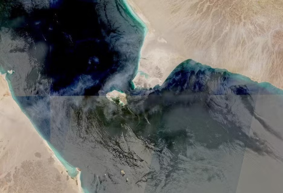 Phong tỏa Bab el-Mandeb có thể châm ngòi cú sốc kinh tế toàn cầu mới - Ảnh 3.