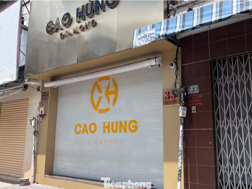 Đóng cửa hàng loạt, nhiều tiệm kim cương ở TPHCM đổ lỗi cho khách hàng - Ảnh 7.